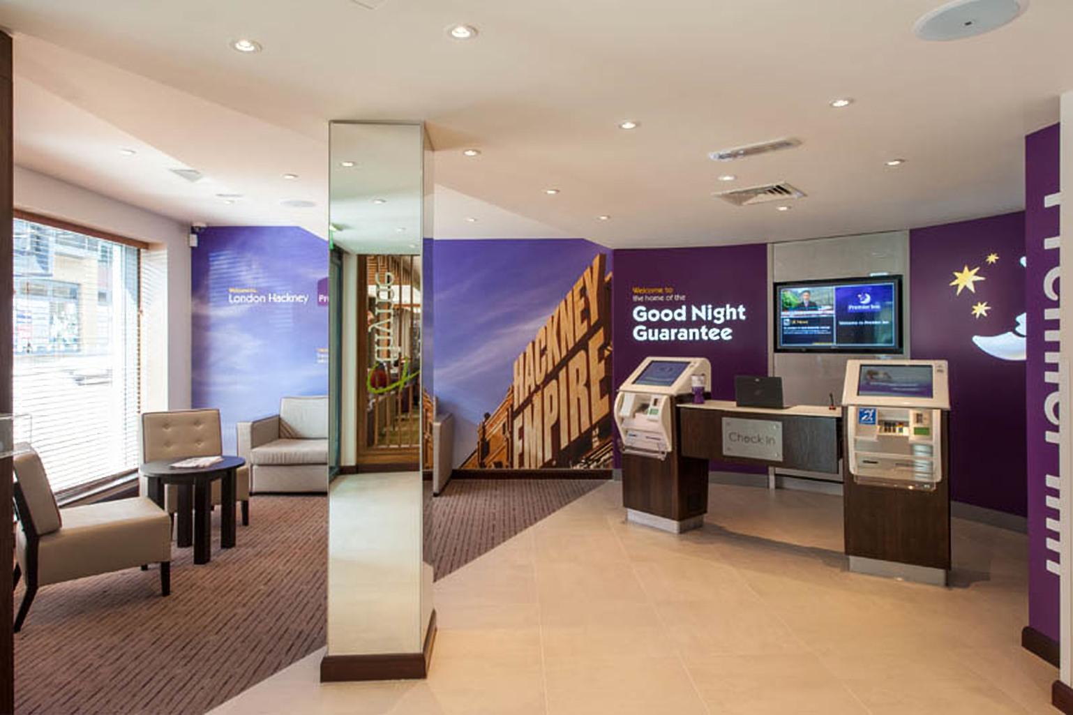 Premier Inn London Hackney Buitenkant foto