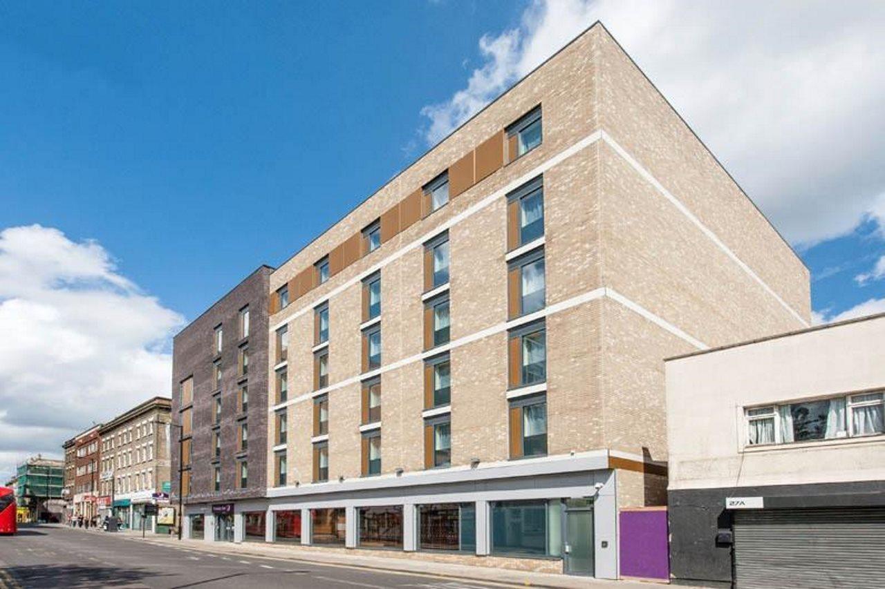 Premier Inn London Hackney Buitenkant foto